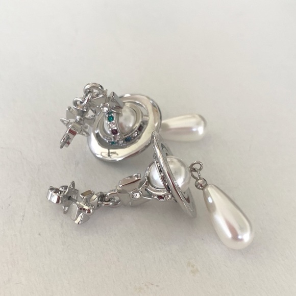 NWOT Vivienne Westwood Pearl Drop Earring - Picture 5 of 6